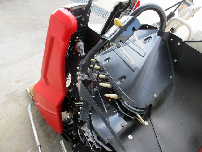 コンバイン Ee214W 写真８