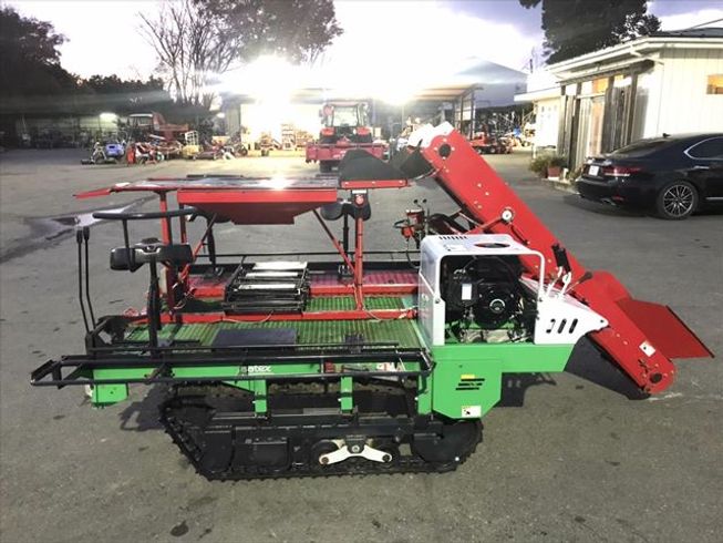 トマト収穫機 HGH505 写真２