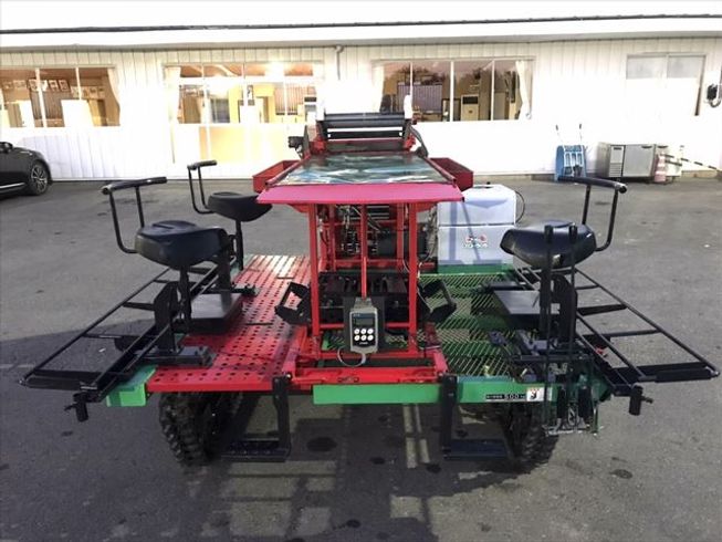 トマト収穫機 HGH505 写真３