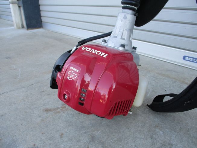 草刈機 UMK425H 写真３