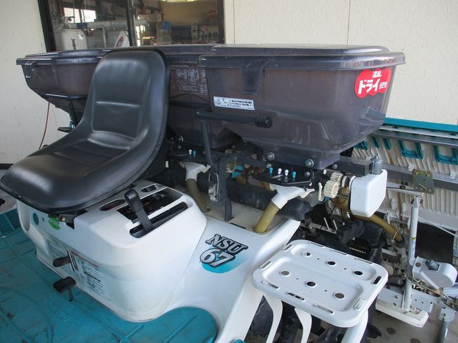 田植機 NSU67 写真４