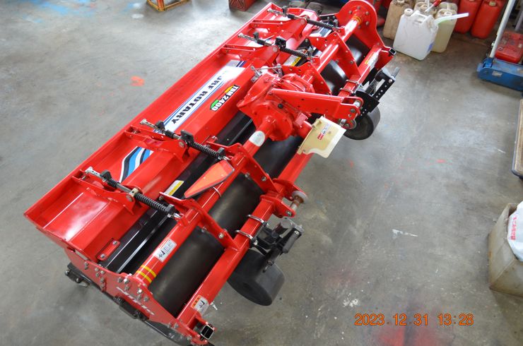 ロータリー TBM2400速耕ｻｰﾌﾛｰﾀﾘｰ爪新品 写真３