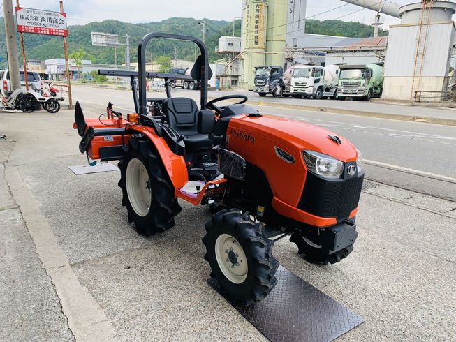 トラクター NB21SP-MARF14 写真２