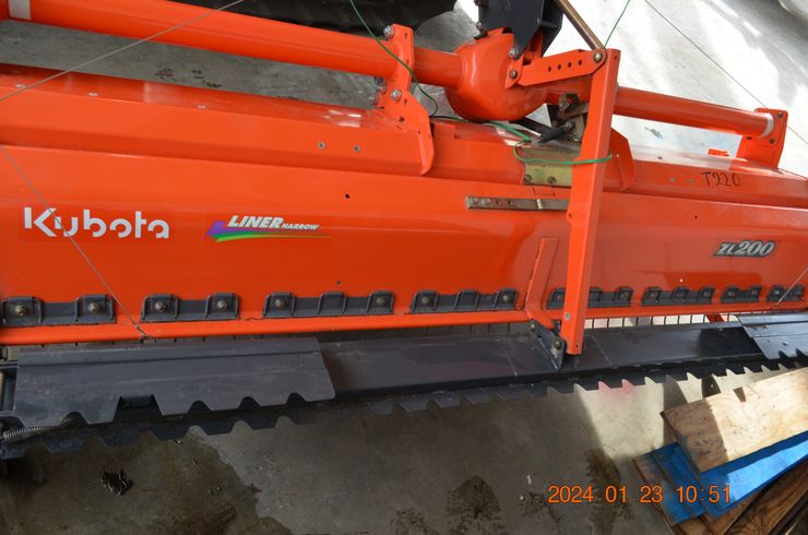 トラクター T220BMAXRF11　2Mﾊﾛｰ付き 写真９