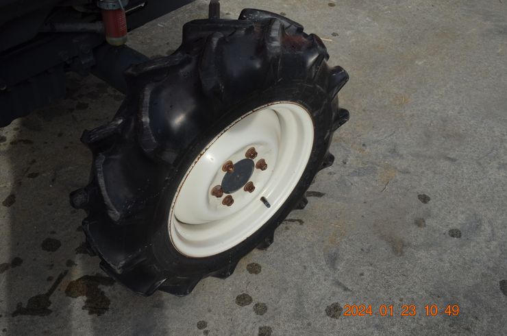 トラクター T220BMAXRF11　2Mﾊﾛｰ付き 写真５