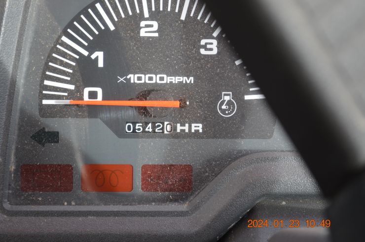 トラクター T220BMAXRF11　2Mﾊﾛｰ付き 写真８