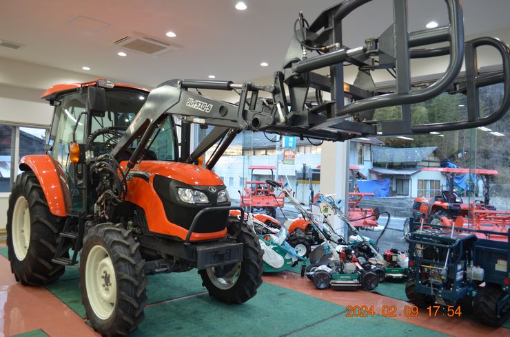 トラクター MR65QMAXUR1三陽ﾛｰﾀﾞｰ・ｸﾞﾗﾌﾞ・ﾊｲﾚｯｸﾞｷｯﾄﾞ付 写真２