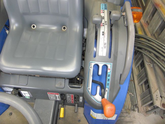 トラクター THS20-UKXZA3V　シンプルタイプ　フル装備 写真４