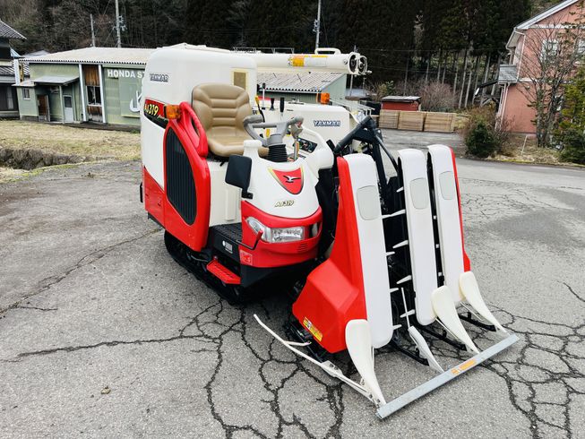 コンバイン AJ319 写真２