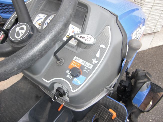 トラクター TQ17-LKXA3V　フル装備！　高年式！　サンバイザー付！ 写真５