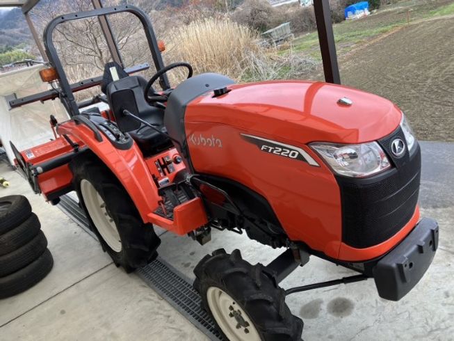 トラクター FT220BMAJQF5SCV 写真２