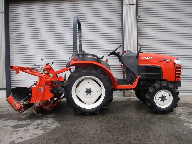 トラクター KB18 写真４