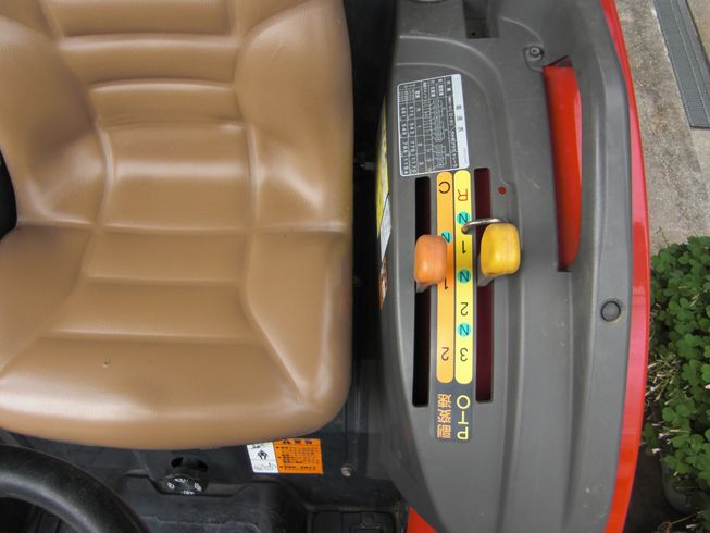 トラクター EF222VUKS5　フル装備　大型特殊免許不要 写真４