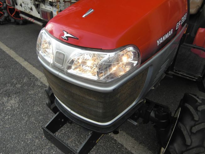 トラクター EF222VUKS5　フル装備　大型特殊免許不要 写真９