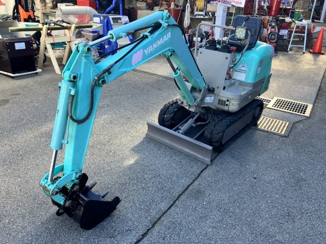 バックホー B08 写真２