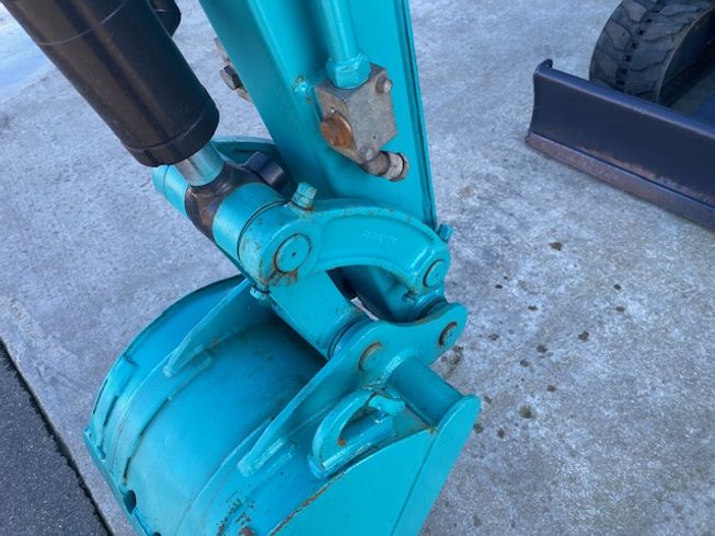 バックホー U-30-5 写真５