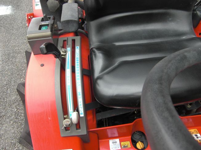 トラクター Ke-50ABPUS2　小型フル装備　 写真３