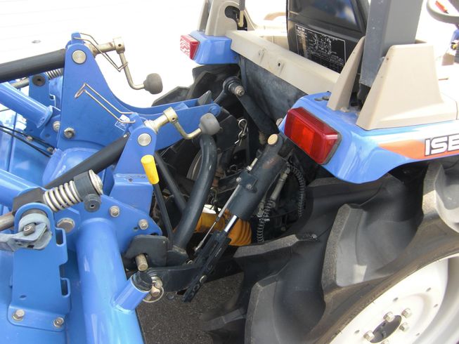 トラクター TH253-BA15VD　大型特殊免許不要　25馬力サンバイザー付でお買得 写真６