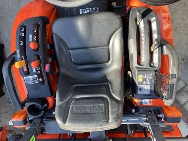 トラクター NB19MARF4 写真６