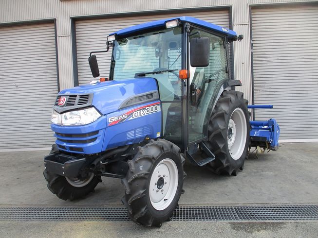 トラクター ATK300-UCY 写真２