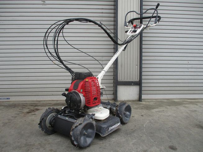 畦草刈機 AZ852A 写真２