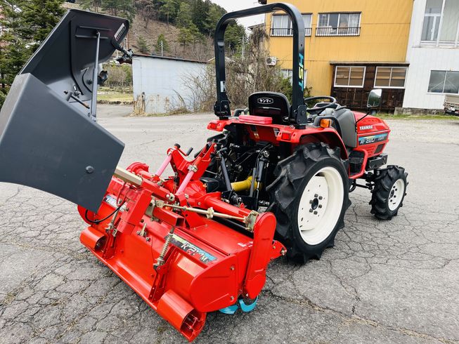 トラクター AF220 HST 写真５