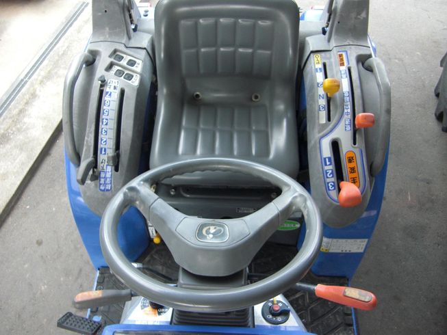 トラクター TM18-KXZA3V　フル装備 写真５