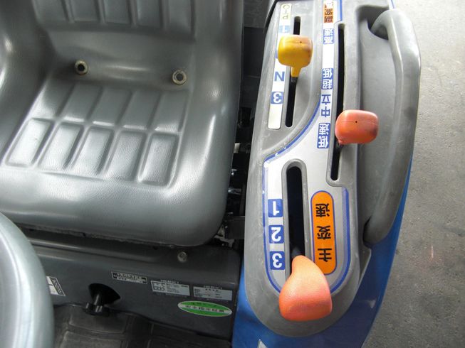 トラクター TM18-KXZA3V　フル装備 写真４