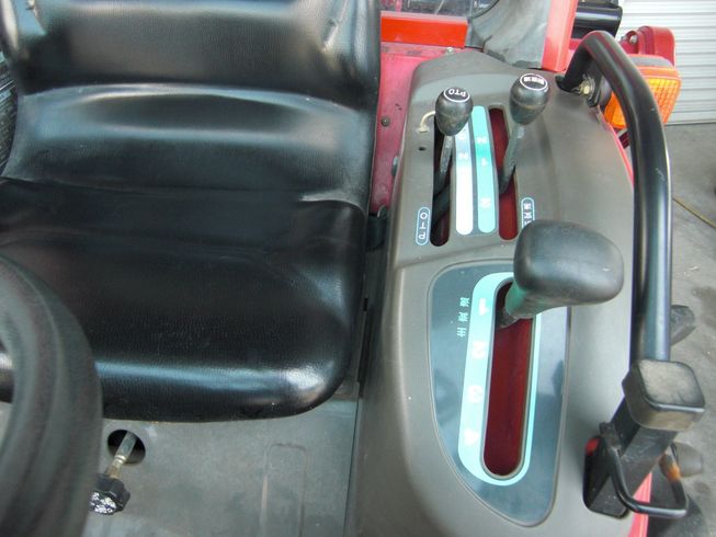 トラクター F210-VPUKS5　 希少サンサンハット簡易キャビン 写真３