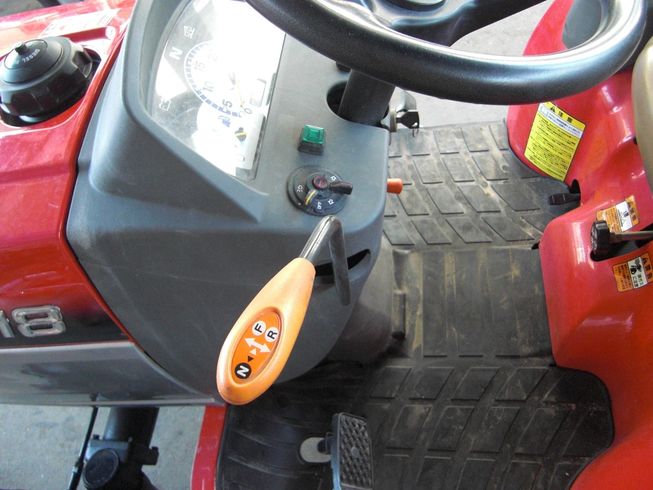 トラクター EF118-VUS4   　サンバイザー付　お買い得 写真６