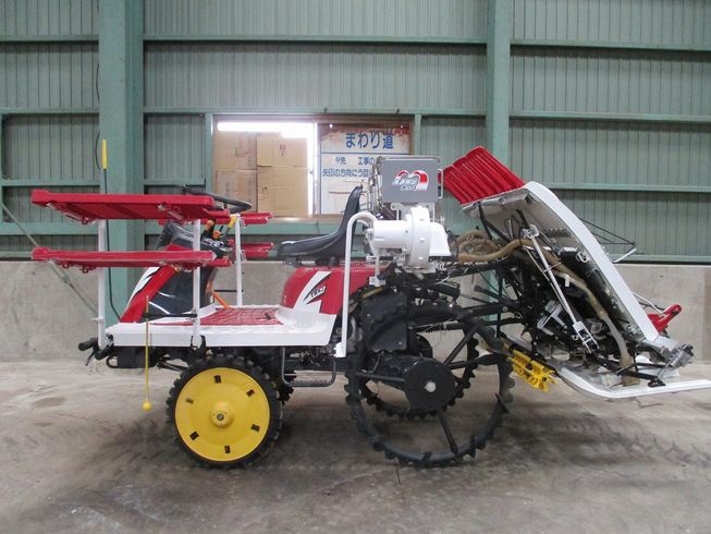 田植機 YR4J 写真３