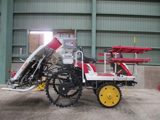 田植機 YR4J 写真４