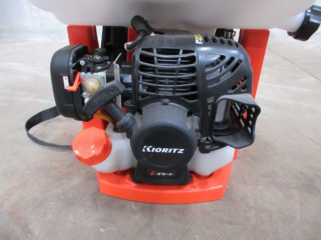 背負い式動力噴霧器 SHRE175G 写真３