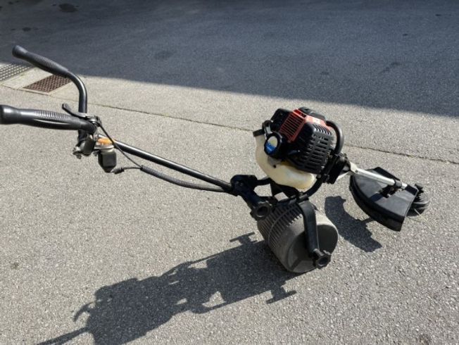 草刈機 AS-40K 写真３