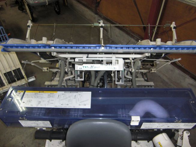 田植機 PQZ43-DULF　施肥機付お手頃価格 写真３