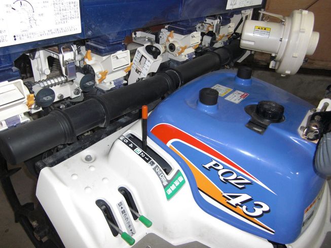 田植機 PQZ43-DULF　施肥機付お手頃価格 写真５