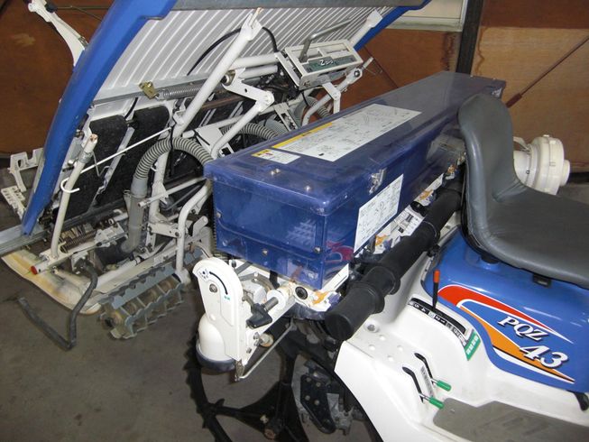田植機 PQZ43-DULF　施肥機付お手頃価格 写真４