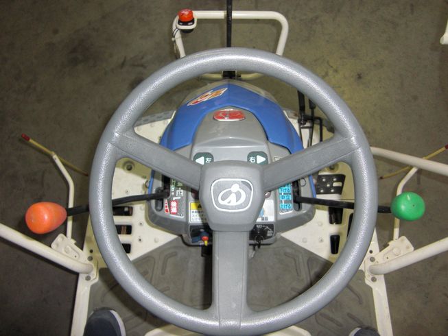 田植機 PQZ43-DULF　施肥機付お手頃価格 写真２