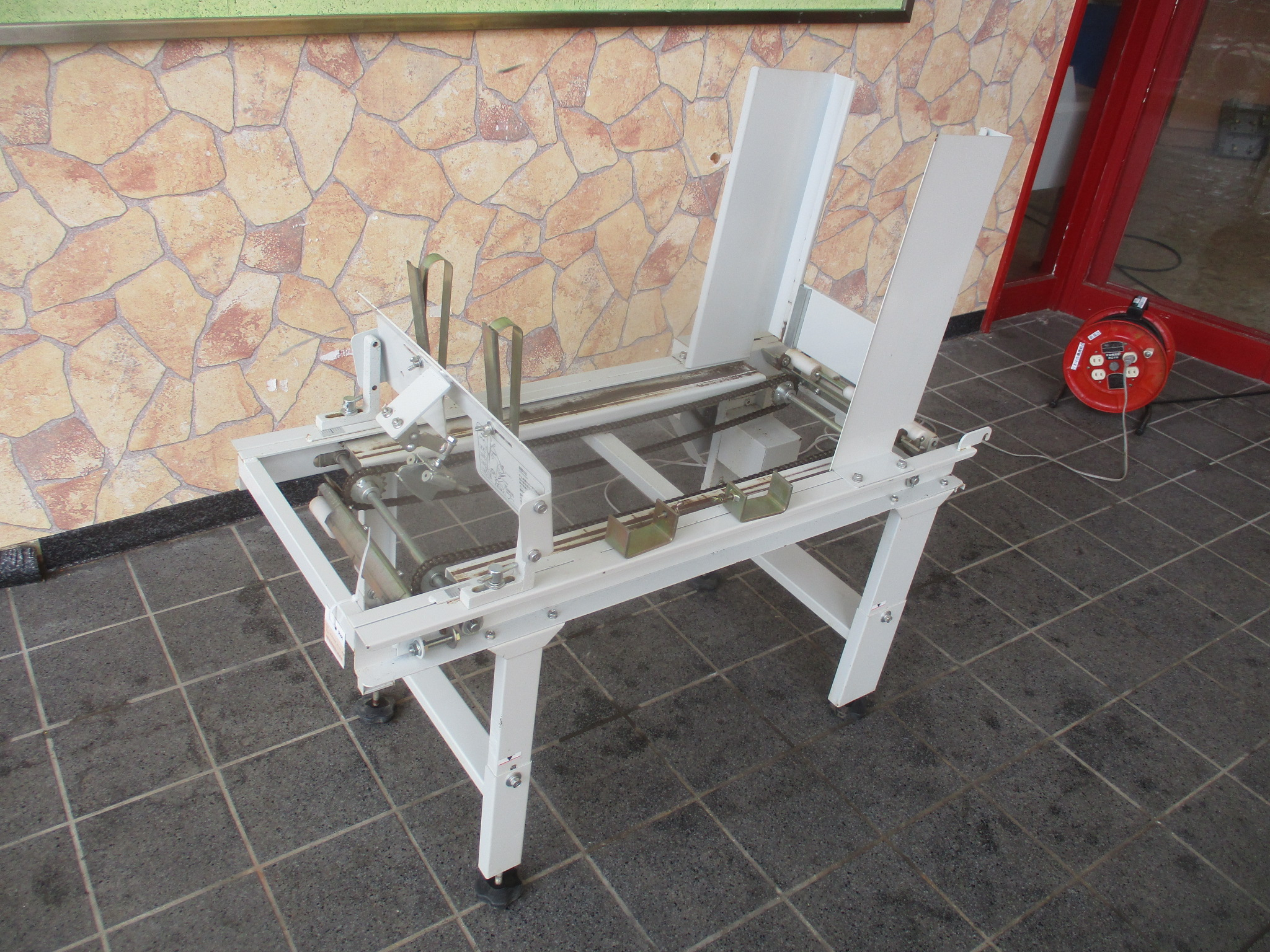 コンマ 苗箱供給機 写真