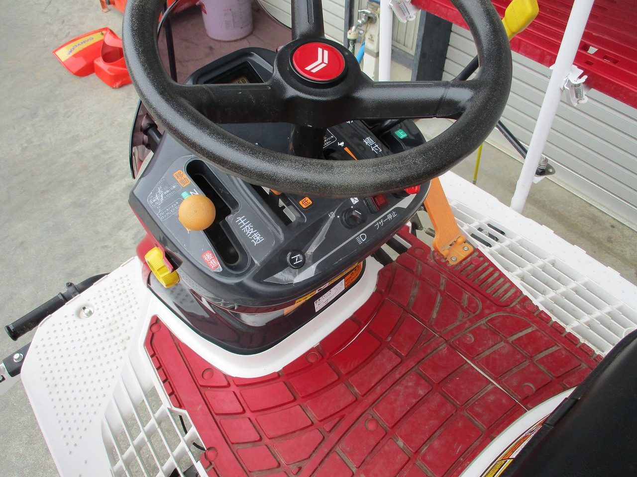 田植機 YR4J 写真５