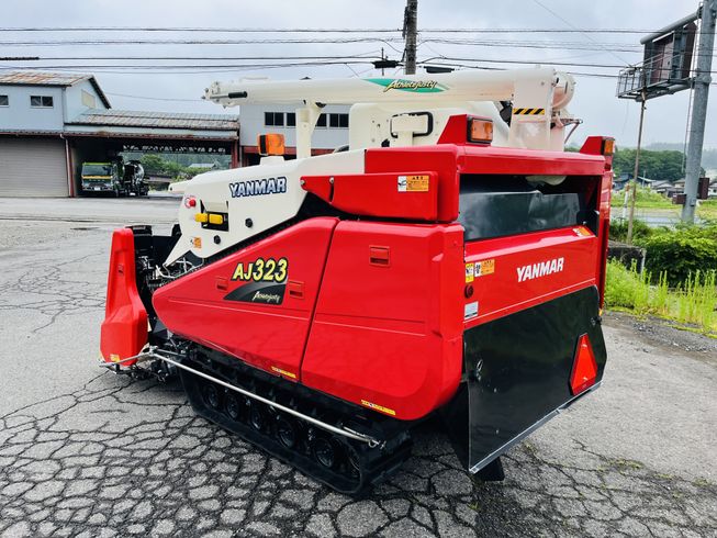 コンバイン AJ323 写真４