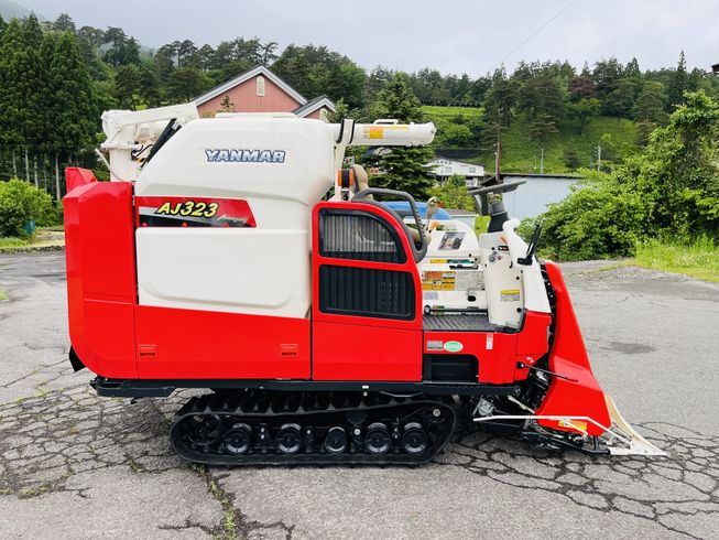 コンバイン AJ323 写真７