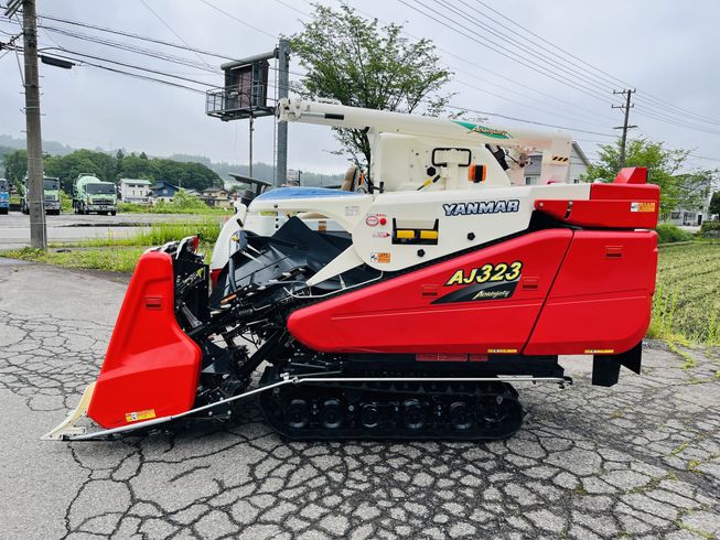 コンバイン AJ323 写真６