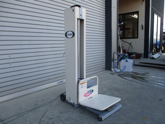 米袋昇降機 LE303-S 写真２