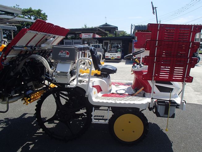 田植機 YR5D-XU-ZF 写真３