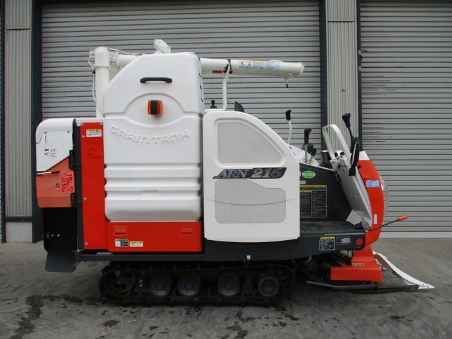 コンバイン ARN216-GLW 写真４