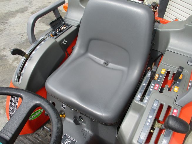 トラクター B92 写真７