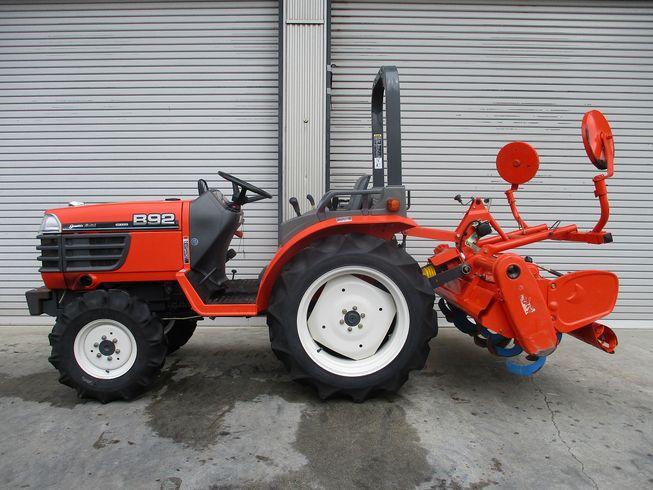トラクター B92 写真４