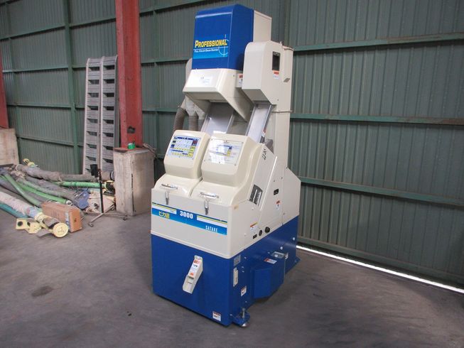 色彩選別機 FGS-3000 写真２