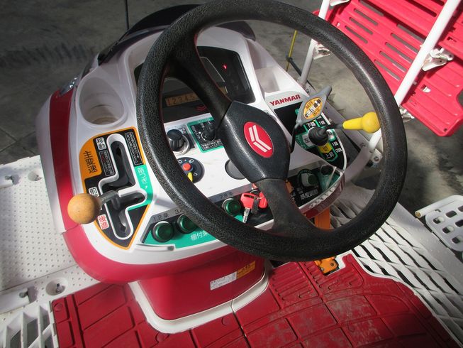 田植機 YR8D 写真５